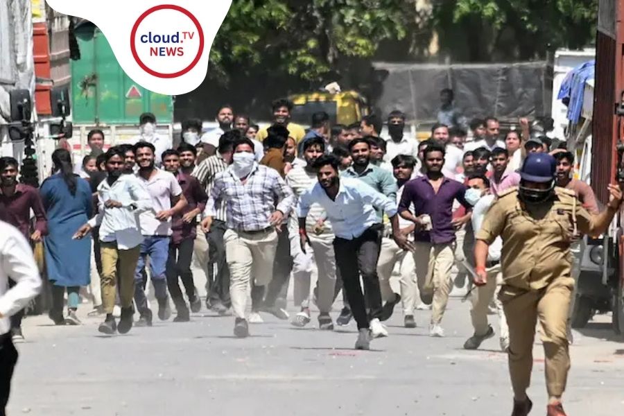 নয়ডা বিক্ষোভে চাঞ্চল্য: ৩০০ গ্রেফতার, ‘বহিরাগত’ যোগ ও পাকিস্তান লিঙ্ক খতিয়ে দেখছে প্রশাসন