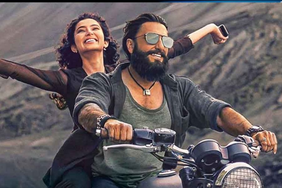 আসছে ‘ধুরন্ধর ৩’? বড় ইঙ্গিত দিলেন প্রযোজক জ্যোতি দেশপান্ডে