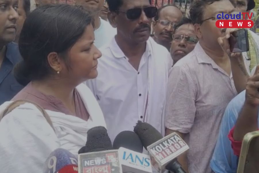 ব্যান্ডেলে মিনাক্ষী মুখার্জির মিছিল আটকাল পুলিশ, হকার উচ্ছেদ ঘিরে উত্তেজনা