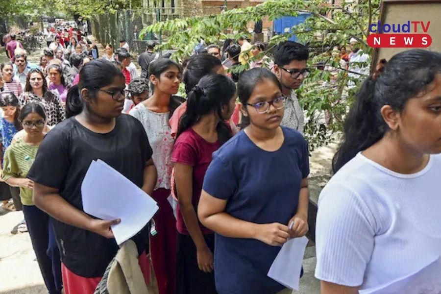 NEET-UG ২০২৬ বাতিল ঘিরে তুমুল বিতর্ক, কেন্দ্রকে নিশানায় বিরোধীরা