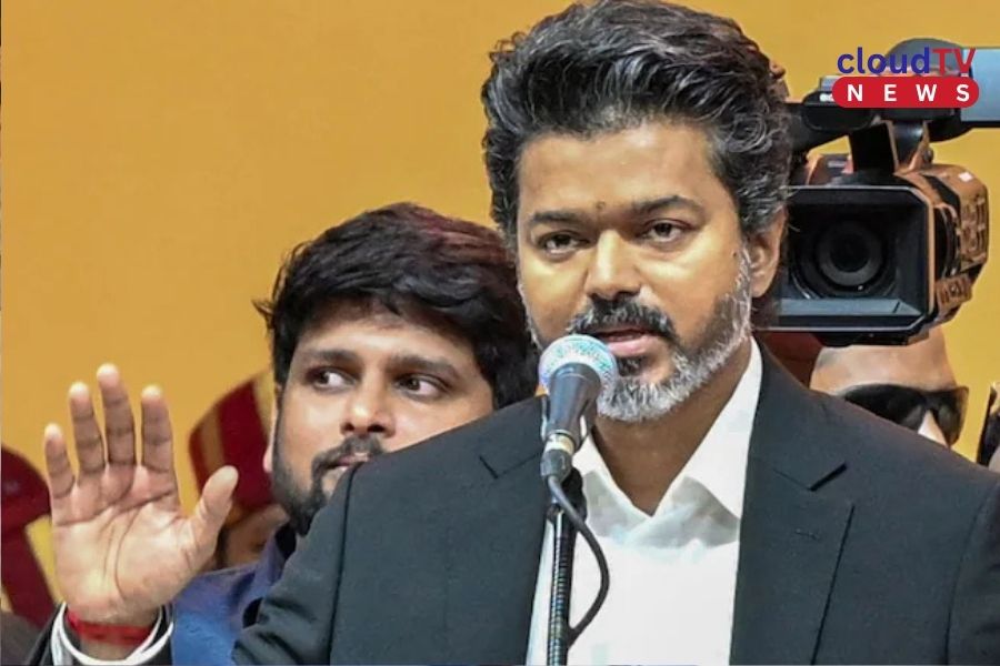NEET বাতিলের মাঝেই বিস্ফোরক দাবি Vijay-এর, “পরীক্ষা তুলে দিয়ে Class 12 নম্বরের ভিত্তিতে ভর্তি হোক”