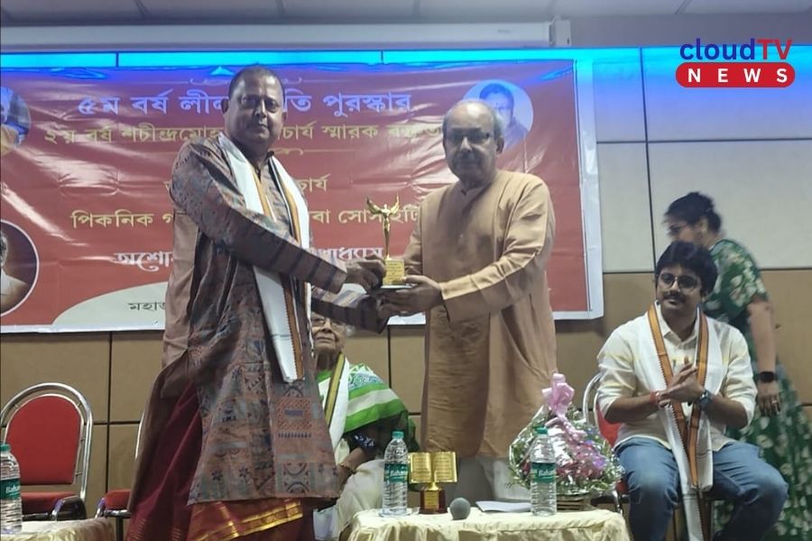 নকশাল আন্দোলনভিত্তিক উপন্যাসের জন্য ‘লীলা স্মৃতি পুরস্কার’ পেলেন কথাসাহিত্যিক অশোককুমার মুখোপাধ্যায়