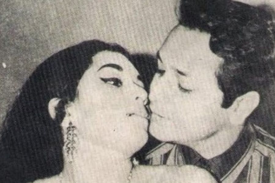 সম্মতি ছাড়াই চুম্বনের দৃশ্য, রেখার জীবনের বিতর্কিত অধ্যায় ফের আলোচনায়