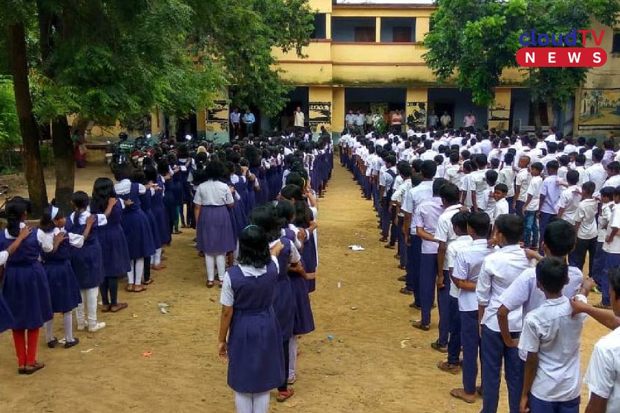 আজ থেকে স্কুলে বাধ্যতামূলক ‘বন্দে মাতরম্’, কী নির্দেশ দিল রাজ্য সরকার?