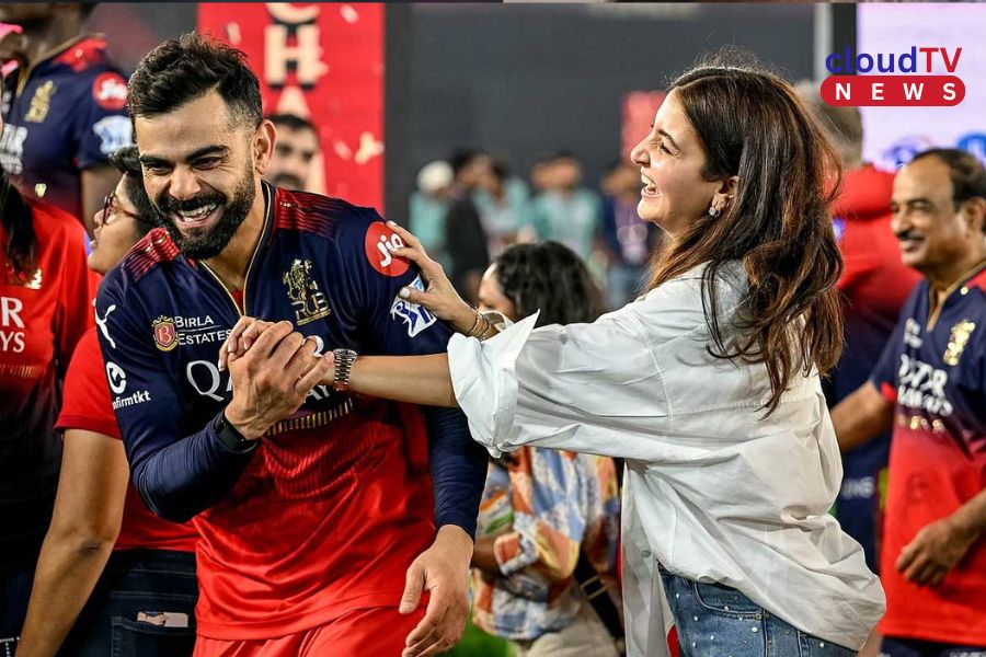 অনুষ্কার হাত ধরে ঐতিহাসিক উদযাপন! IPL জিতে আবেগে ভাসলেন বিরাট কোহলি, ভাইরাল ‘ভিরুষ্কা’ মুহূর্ত