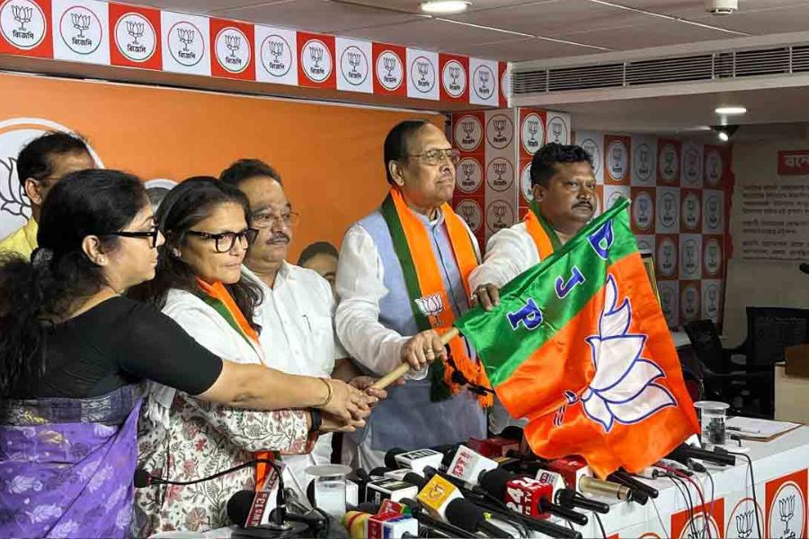 বিজেপিতে যোগের কয়েক ঘণ্টার মধ্যেই রাজ্যসভার টিকিট! সুখেন্দুশেখর, সুস্মিতা ও প্রকাশচিককে প্রার্থী ঘোষণা