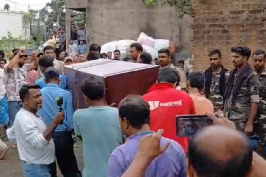 বীরভূমে ₹২৮.৫ কোটি নগদ, ১৫ কেজি সোনা উদ্ধার মামলায় গ্রেফতার মিনার মণ্ডল