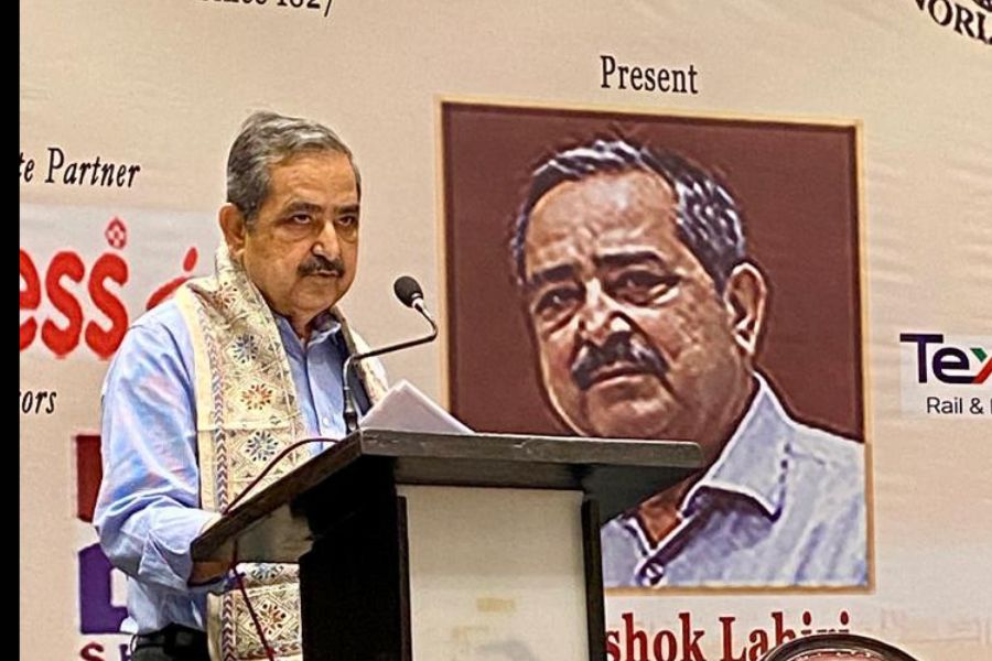 বড় জমি, বড় শিল্পই খুলে দেবে উন্নয়নের রাস্তা: অশোক লাহিড়ী