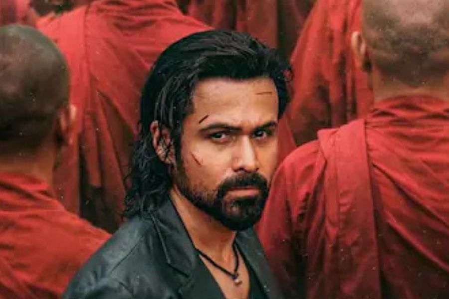 আহত বাঘের মতোই ফিরলেন ইমরান, ‘আওয়ারাপন ২’ কি সত্যিই পয়সা উসুল?