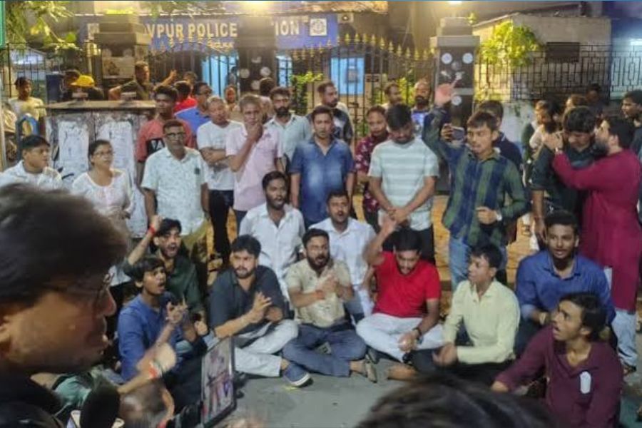 যাদবপুরে গেরুয়া বনাম লাল, সংঘাতের আঁচ হাই কোর্টে