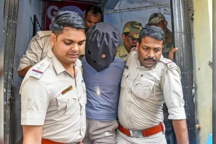 যন্তর মন্তরে নাশকতার ছক, পুলিশের পোশাক জোগাড়ের পরিকল্পনা! হামিম-অর্পিতা তদন্তে বিস্ফোরক দাবি এসটিএফের
