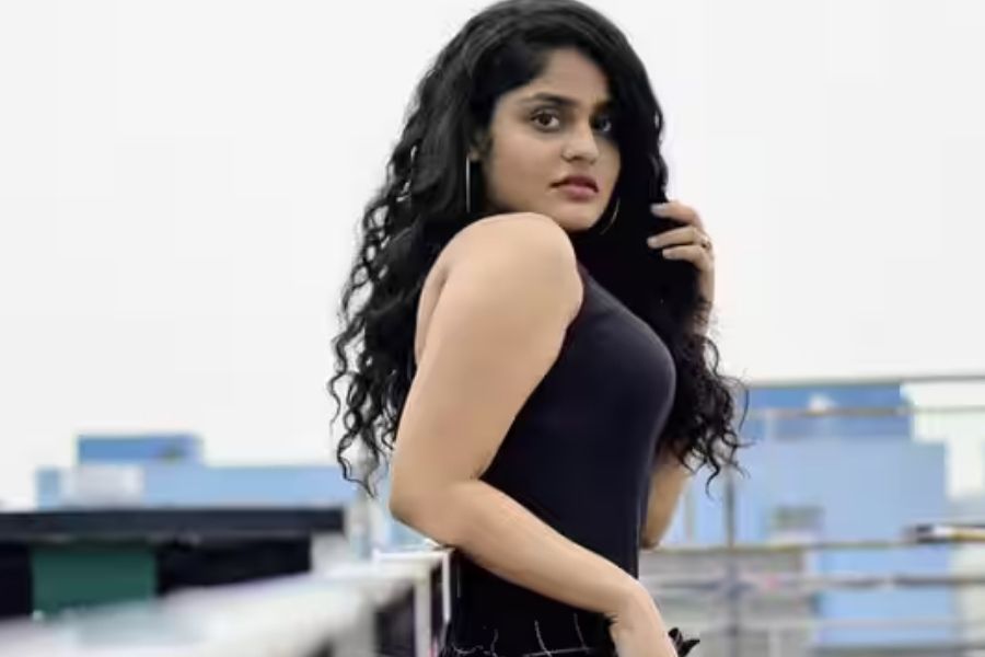 ‘মুসলিমদের থেকেও হিন্দুরাই বেশি বিফ খান!’—বিশ্বজিৎ চক্রবর্তীর পাশে দাঁড়িয়ে বিতর্কে “ঝিলিক”