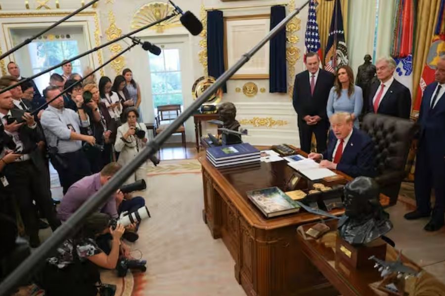 Trump TV কী? হোয়াইট হাউসের প্রেস পুল বন্ধের পর কেন নতুন চ্যানেল