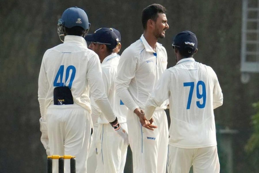 কেরলকে ২৮৭ রানে হারিয়ে রনজি ট্রফিতে টানা তৃতীয় জয় বাংলার